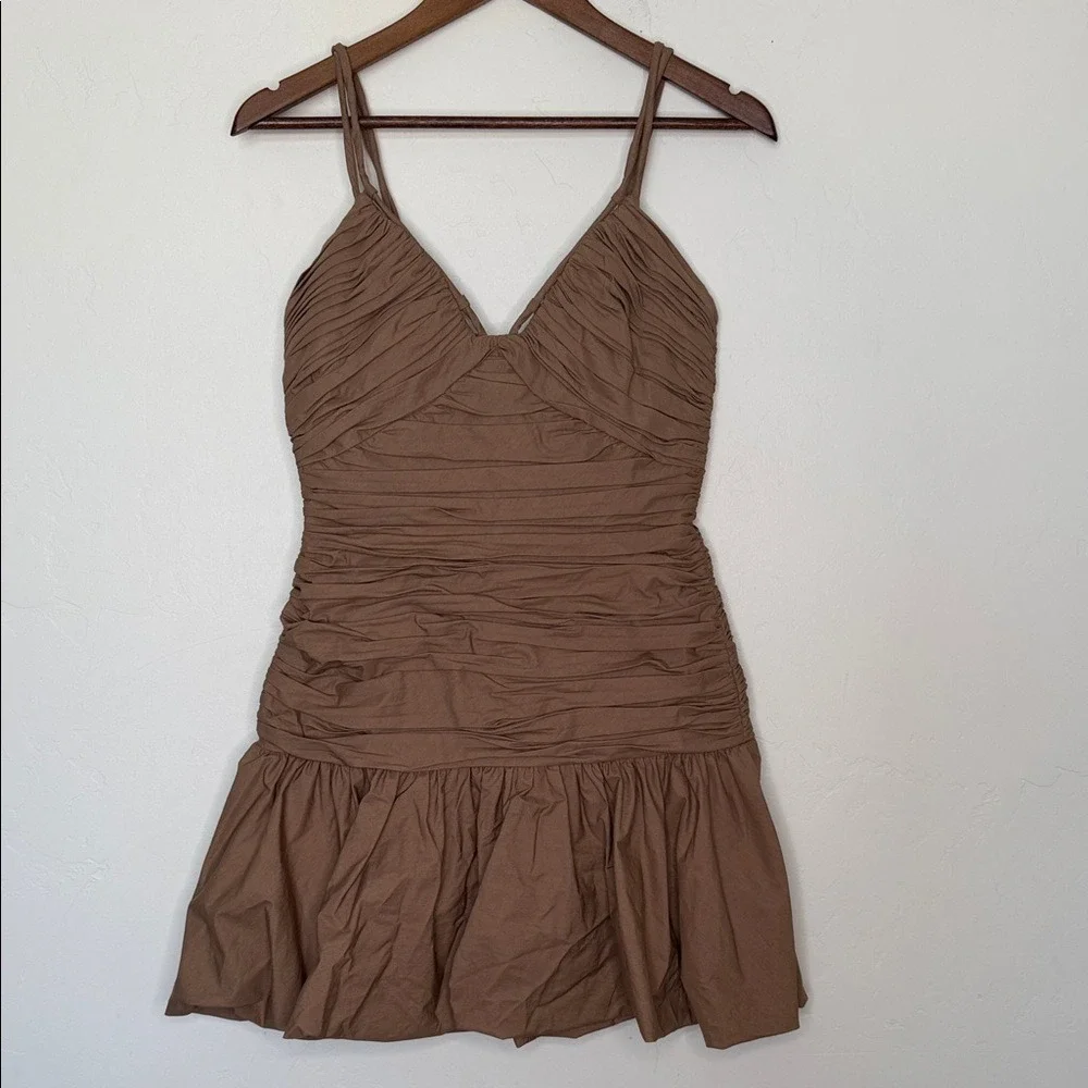 AMUR Annamarie Ruched Bubble Hem Mini Dress Taupe Size 4 NWOT - Picture 2 of 4